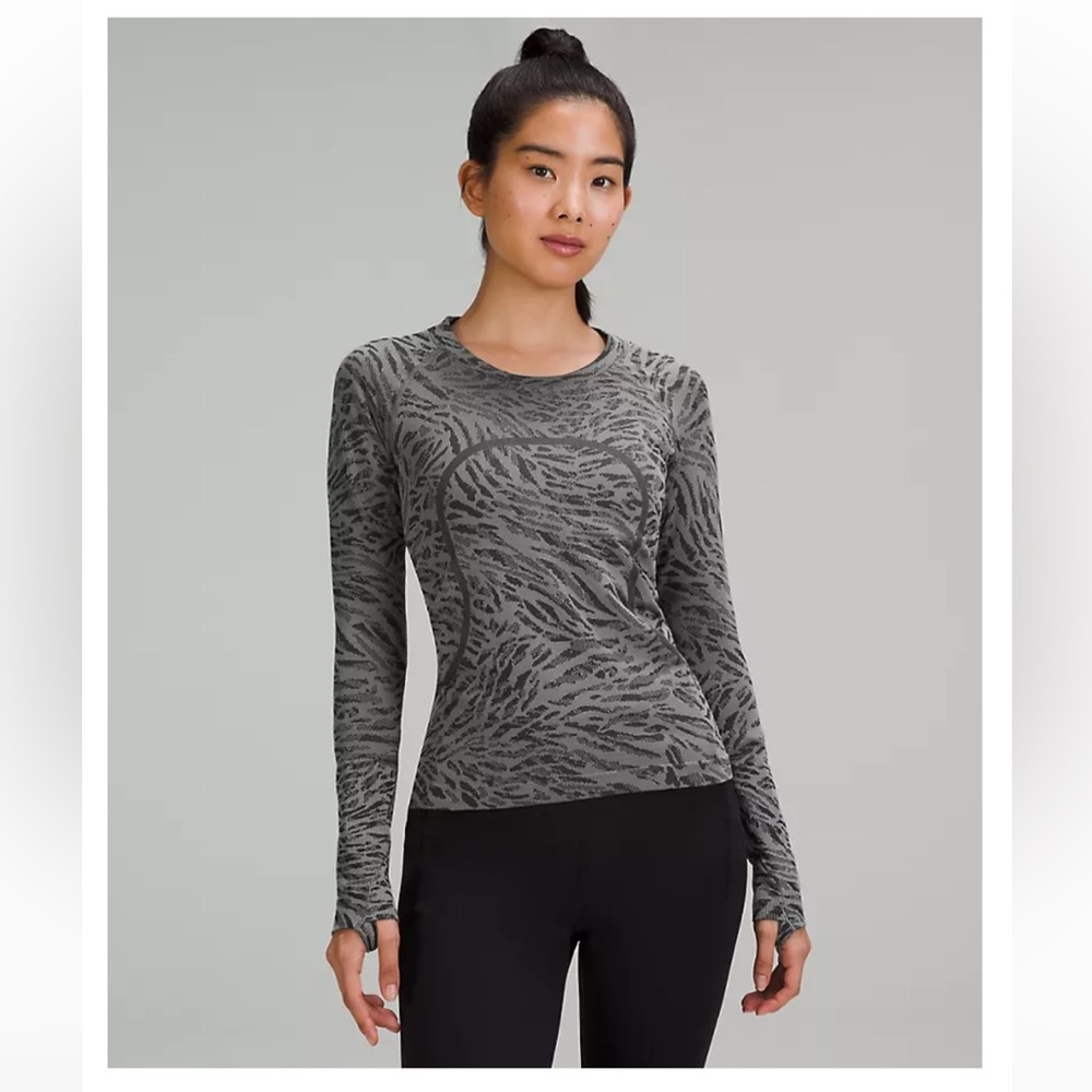 LuLuLemon Swiftly. 2.0 (primal clash black/gull grey) long sleeve shirt.